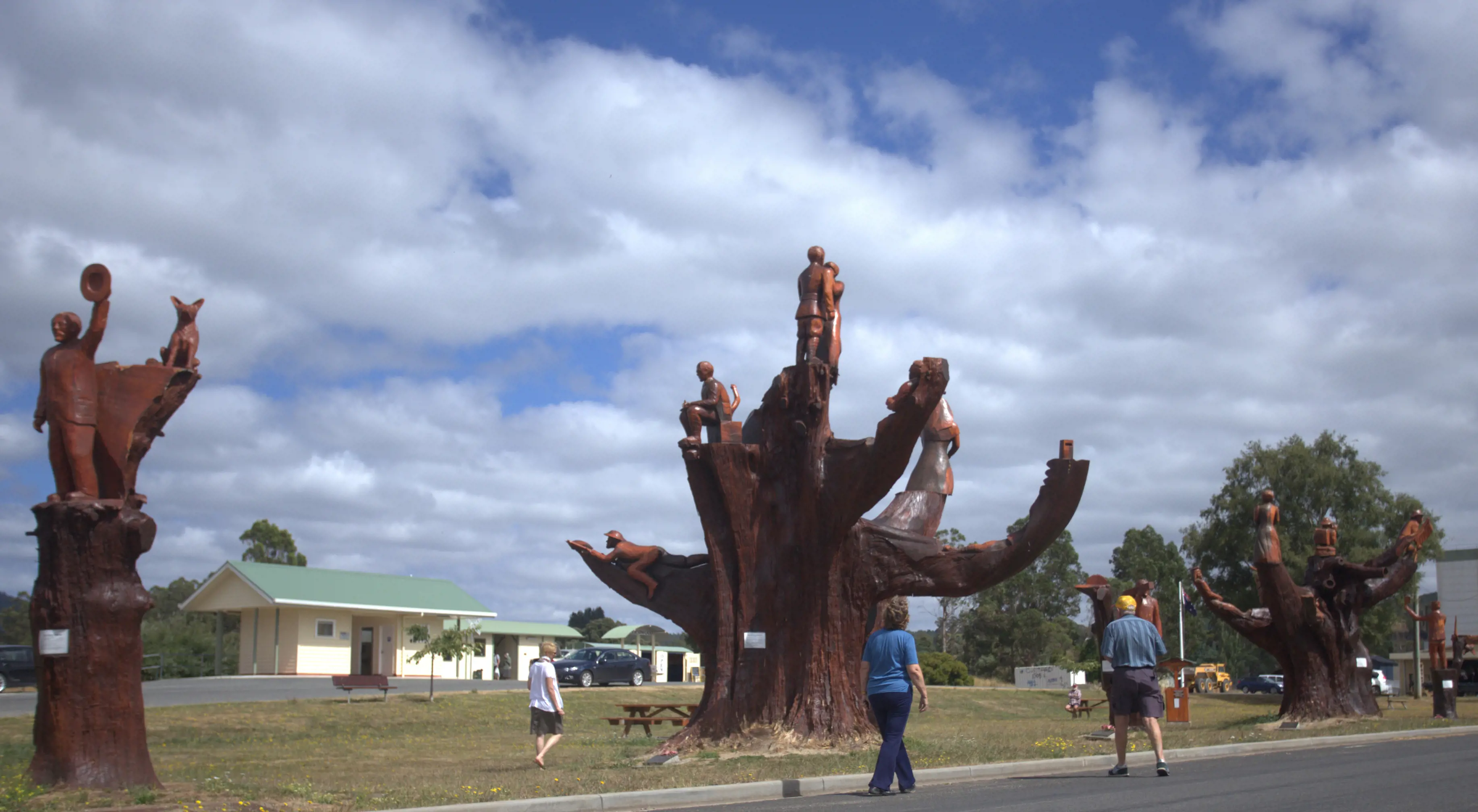 Legerwood Memorial Carvings