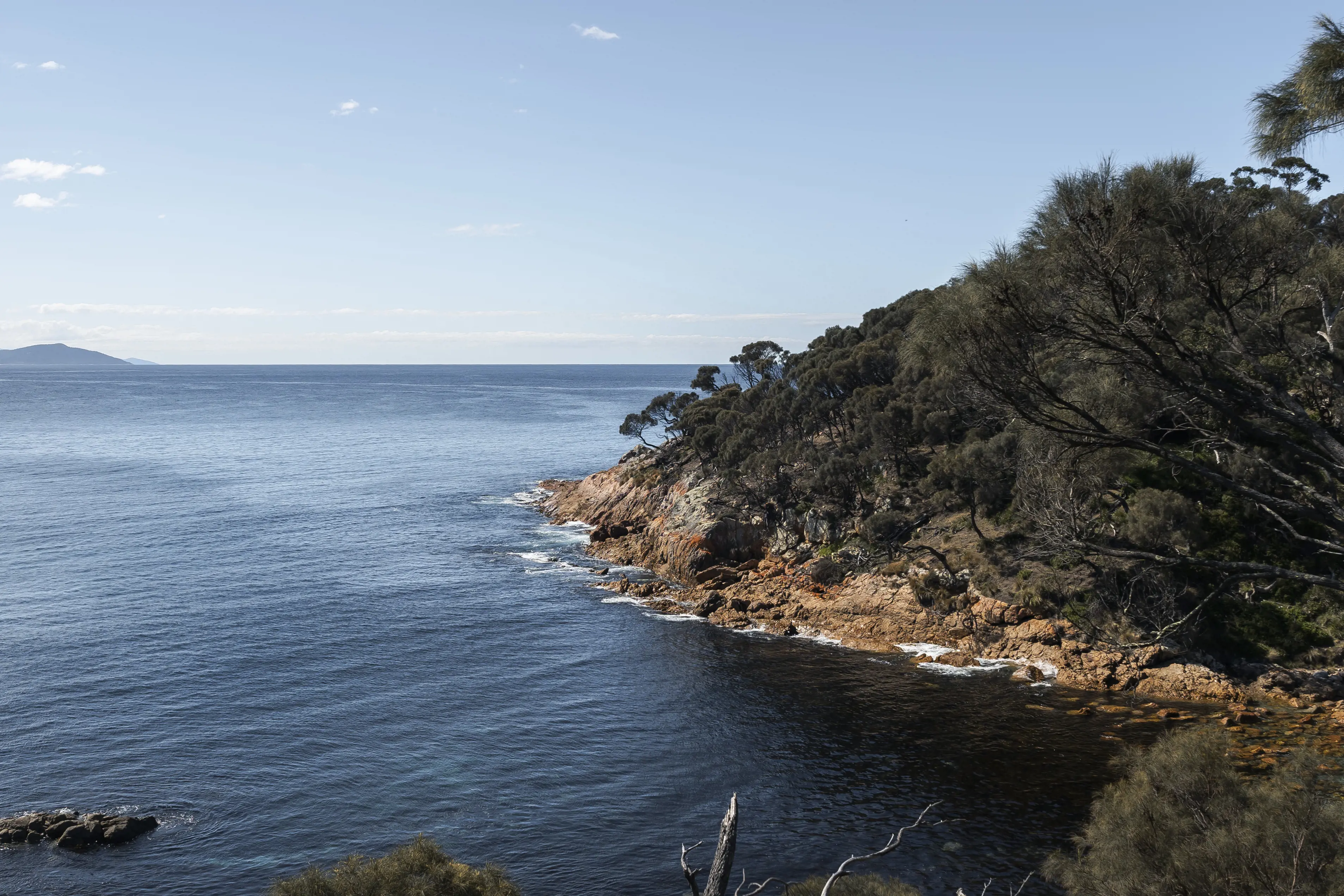 Coast line along the Freycinet Experience Walk, Tasmania